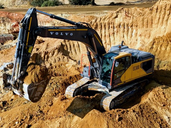 Babcock Africa, Media, Cloete Sand and Stone first with Volvo EC300F excavator