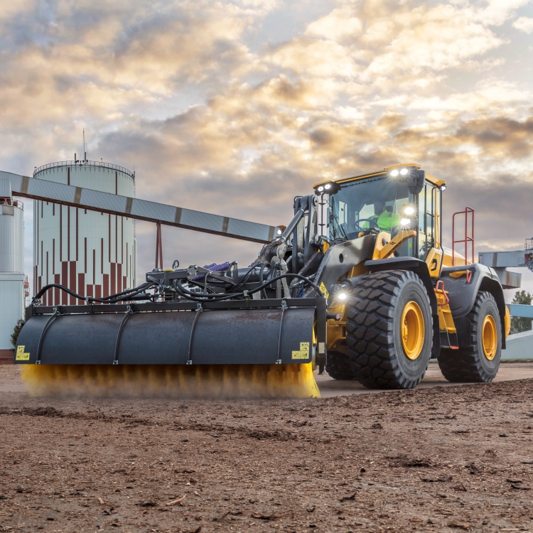 L120H Wheel Loader