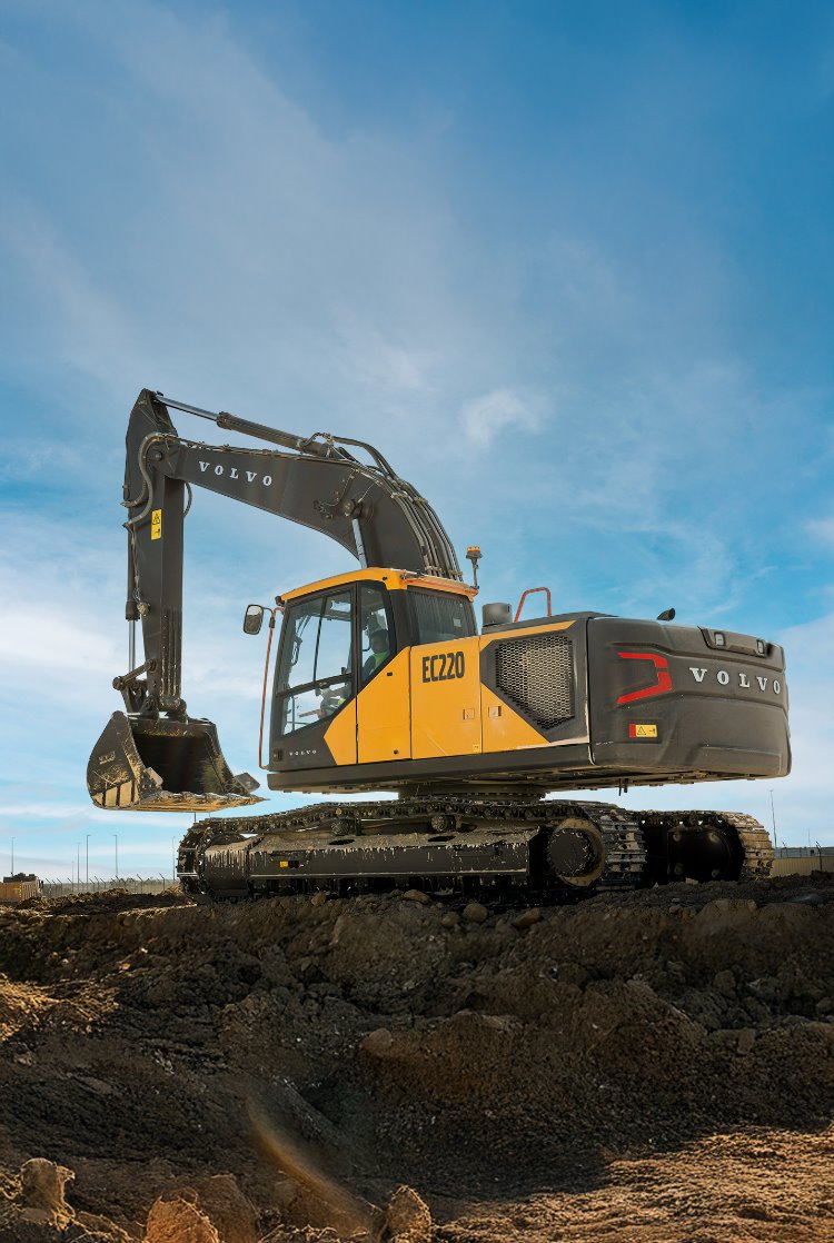 Volvo EC220 will be your perfect partner in heavy duty applications and supporting work. But it is also popular to use for building, road work or utilities. With improved fuel efficiency and longer service intervals, EC220 will lower the Total Cost of Ownership while still being able to punch above its weight in performance. - Mobile Image