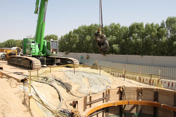 VERSATILE TELESCOPIC CRANE