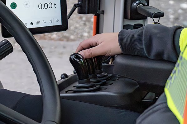 Intuitive operator interface