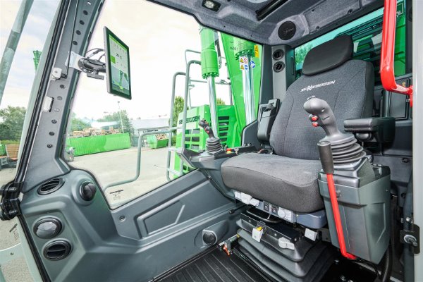 MAXIMUM OPERATOR COMFORT