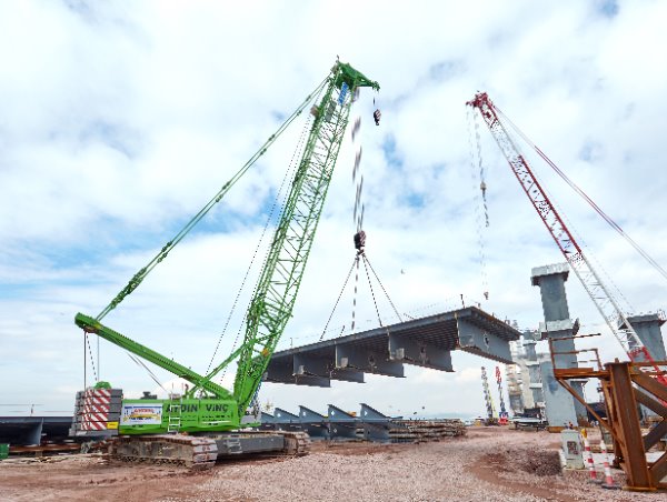 4400G Crawler Crane