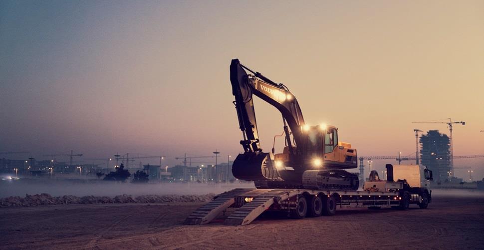 volvo-machines-help-to-build-smart-city-in-the-desert